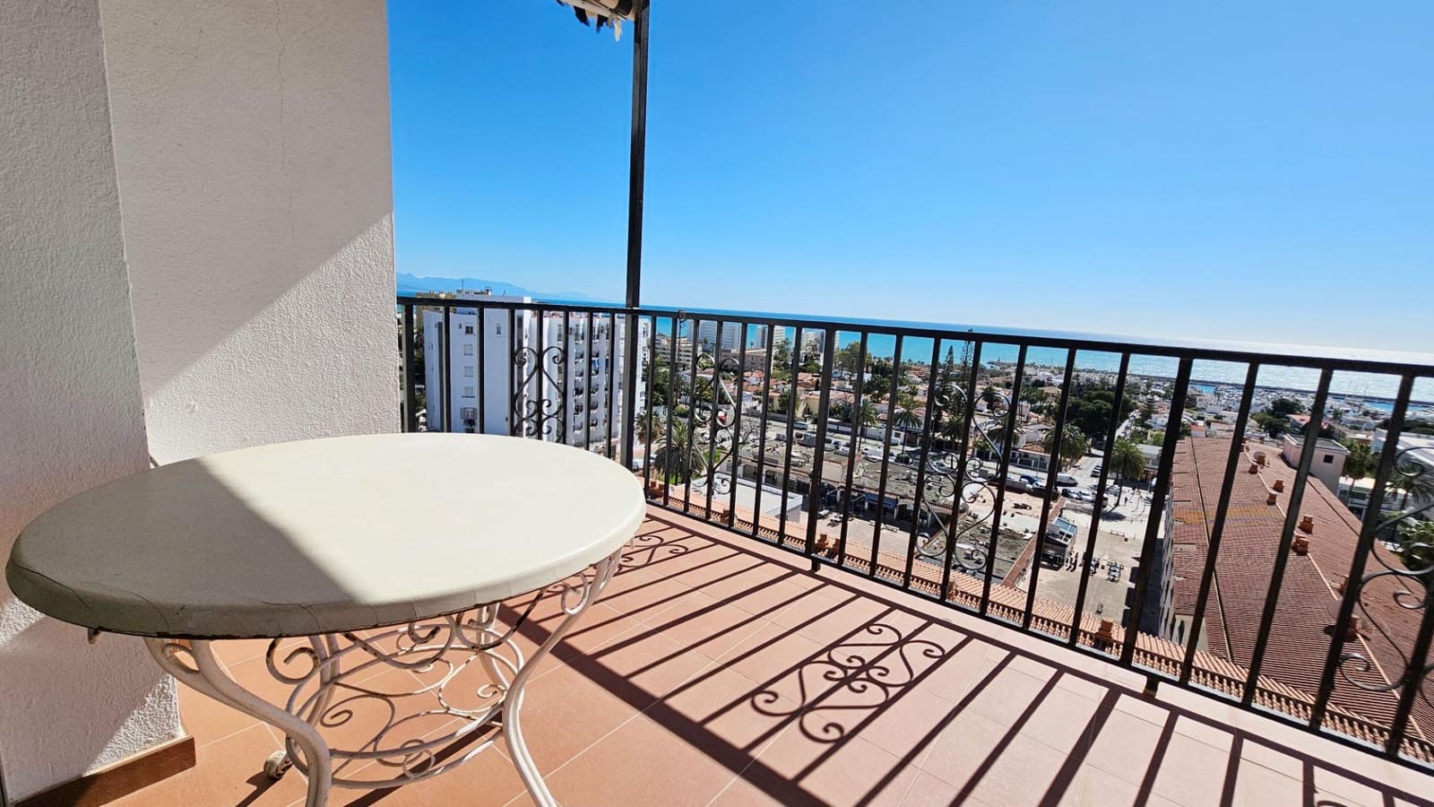 3 bedroom Flat for sale in Benalmadena with pool garage - € 430,000 (Ref: 9711905)