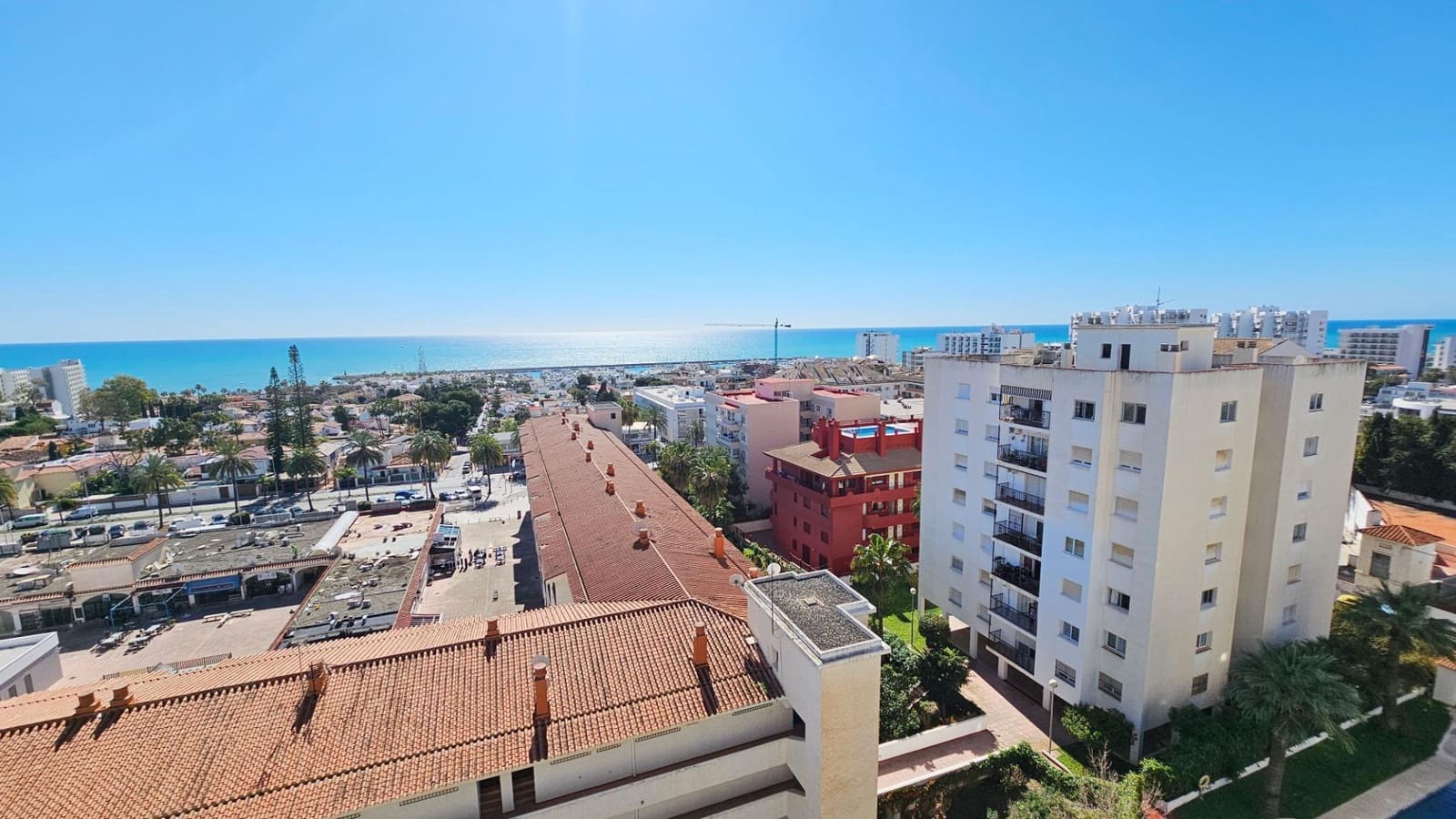 3 bedroom Flat for sale in Benalmadena with pool garage - € 430,000 (Ref: 9711905)