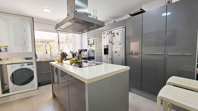 3 bedroom Terraced Villa for sale in Torremolinos with pool - € 490,000 (Ref: 9726586)