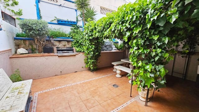 4 slaapkamer Rijtjeshuis te koop in Benalmádena pueblo, Benalmádena - € 455.000 (Ref: 9729309)