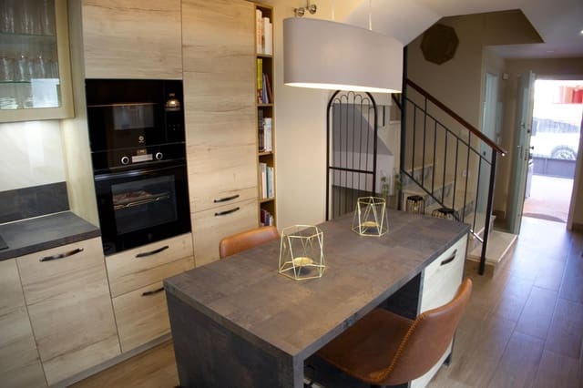 4 sypialnia Dom szeregowy na sprzedaż w Fuengirola z basenem - 554 900 € (Ref: 9772989)