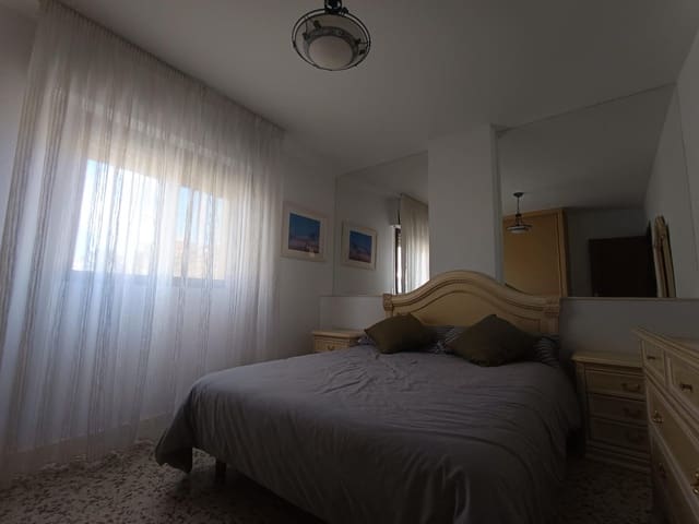 4 bedroom Flat for sale in Fuengirola - € 295,000 (Ref: 9896269)