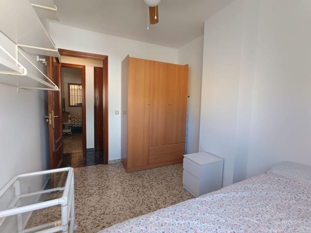 4 bedroom Flat for sale in Fuengirola - € 295,000 (Ref: 9896269)