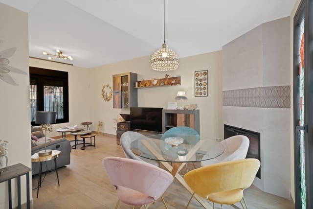 4 soveværelse Rækkehus til salg i Fuengirola med swimmingpool garage - € 554.900 (Ref: 9920390)