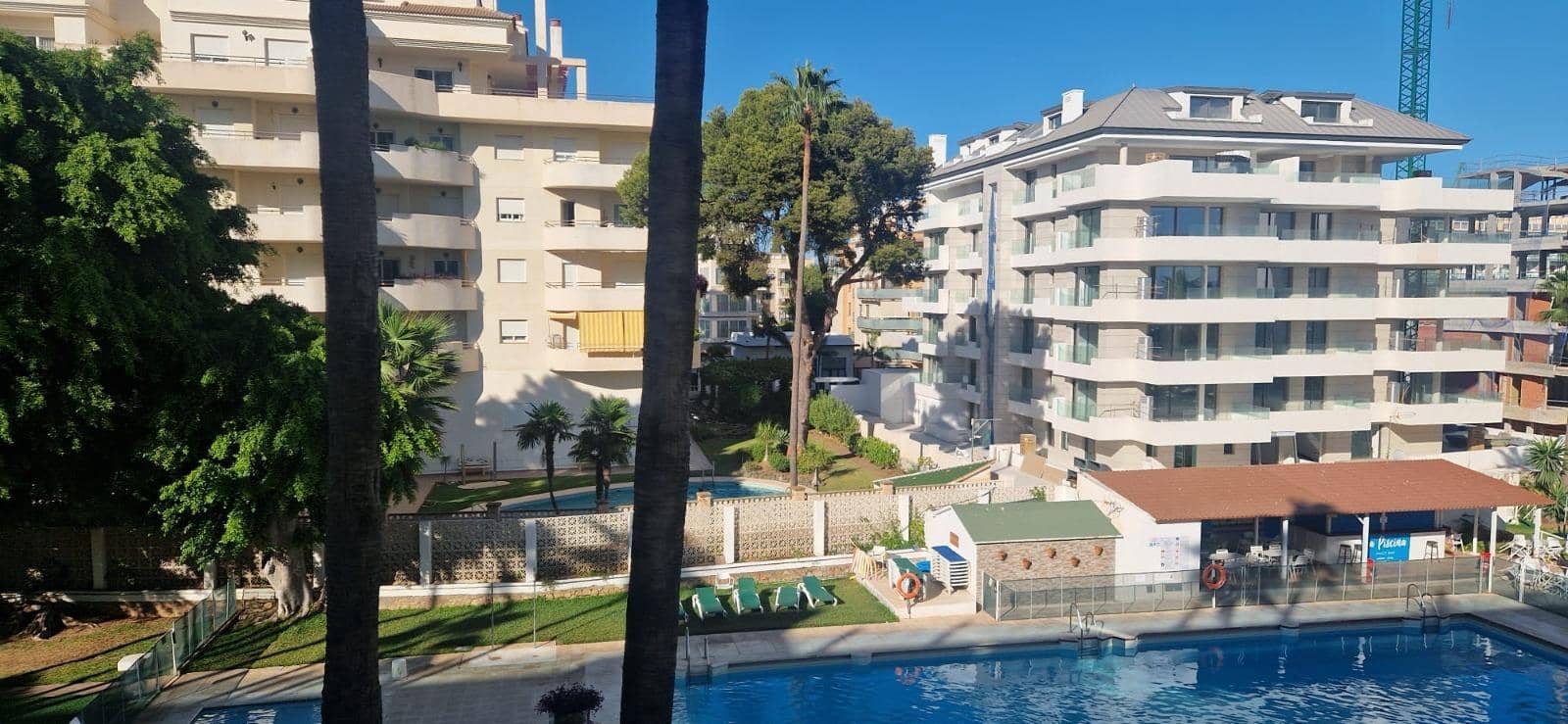 1 sovrum Lägenhet till salu i Benalmadena med pool - 249 900 € (Ref: 9942449)