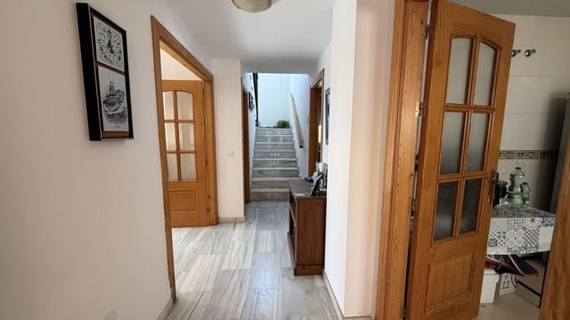 4 bedroom Villa for sale in Coín with pool garage - € 589,000 (Ref: 10016754)