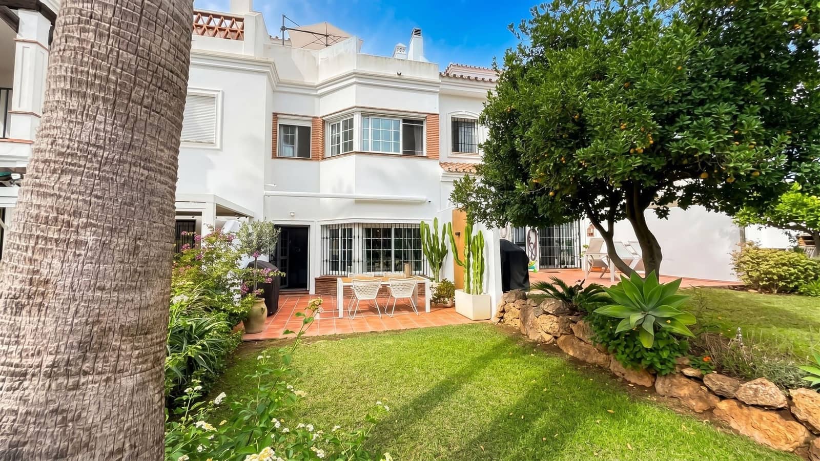 2 bedroom Townhouse for sale in Alhaurin de la Torre with pool garage - € 460,000 (Ref: 10130590)
