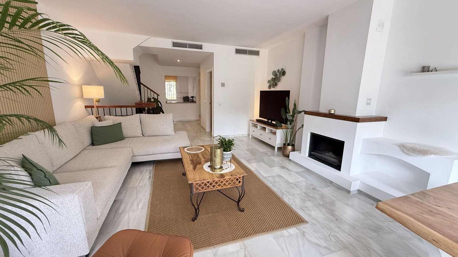 2 bedroom Townhouse for sale in Alhaurin de la Torre with pool garage - € 460,000 (Ref: 10130590)