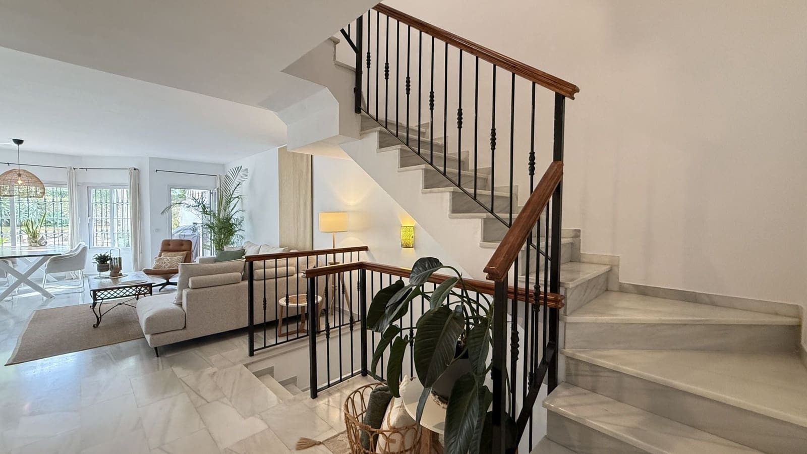 2 bedroom Townhouse for sale in Alhaurin de la Torre with pool garage - € 460,000 (Ref: 10130590)