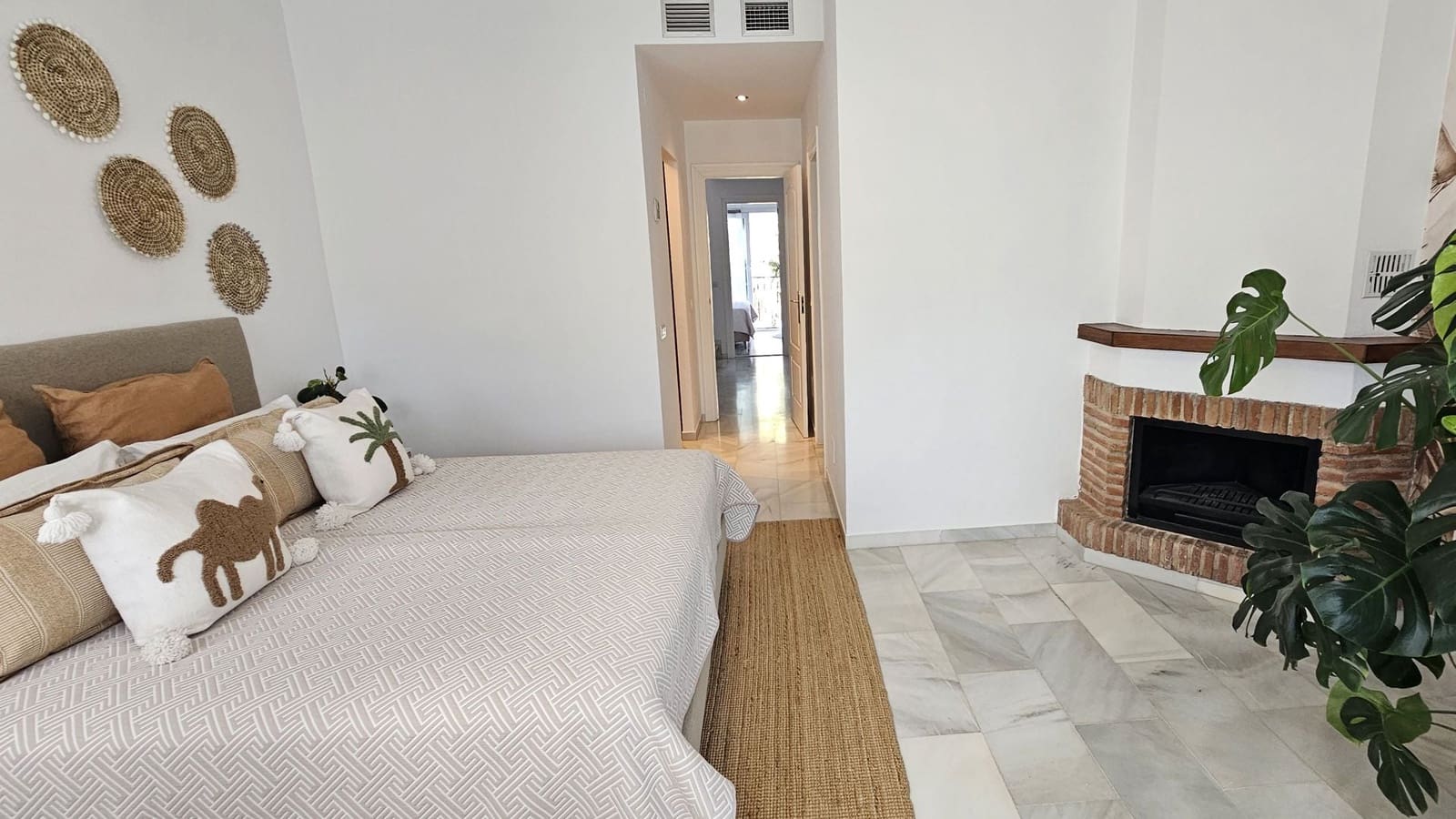 2 bedroom Townhouse for sale in Alhaurin de la Torre with pool garage - € 460,000 (Ref: 10130590)