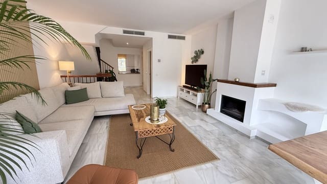2 chambre Maison de Ville à vendre à Alhaurín de la Torre avec piscine garage - 460 000 € (Ref: 10130590)