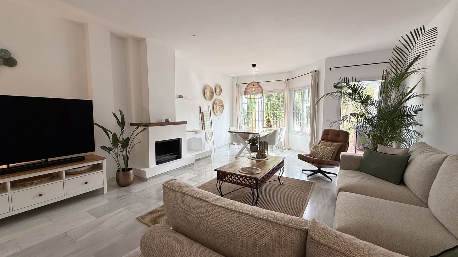 2 bedroom Townhouse for sale in Alhaurin de la Torre with pool garage - € 460,000 (Ref: 10130590)