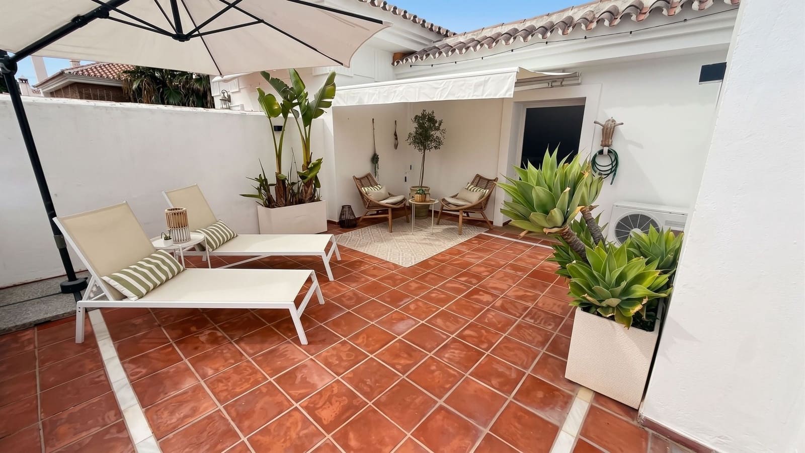 2 bedroom Townhouse for sale in Alhaurin de la Torre with pool garage - € 460,000 (Ref: 10130590)