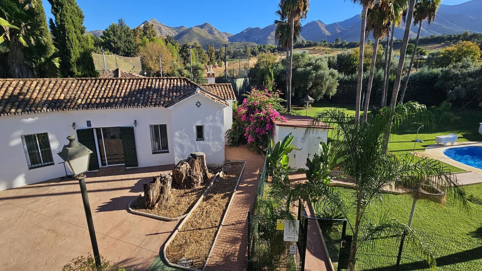 2 bedroom Townhouse for sale in Alhaurin de la Torre with pool garage - € 460,000 (Ref: 10130590)