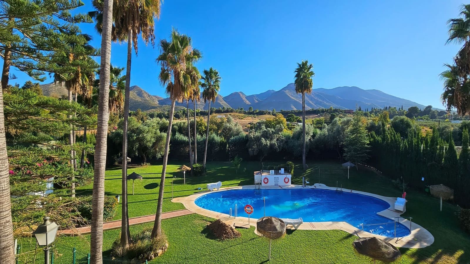 2 bedroom Townhouse for sale in Alhaurin de la Torre with pool garage - € 460,000 (Ref: 10130590)