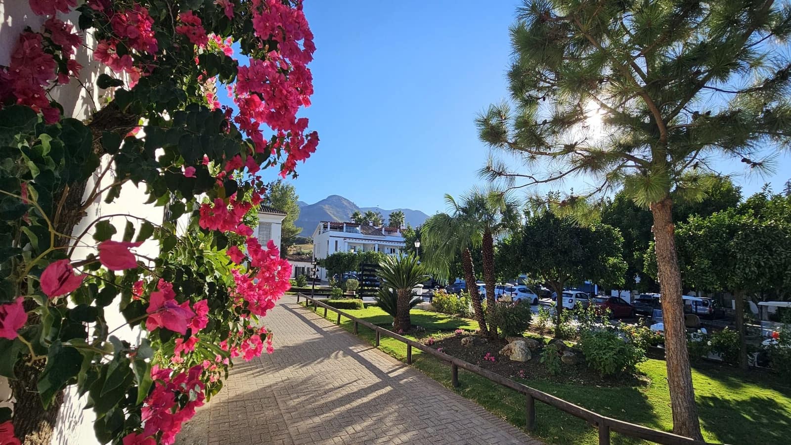 2 bedroom Townhouse for sale in Alhaurin de la Torre with pool garage - € 460,000 (Ref: 10130590)