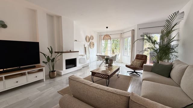2 chambre Maison de Ville à vendre à Alhaurín de la Torre avec piscine garage - 460 000 € (Ref: 10130590)