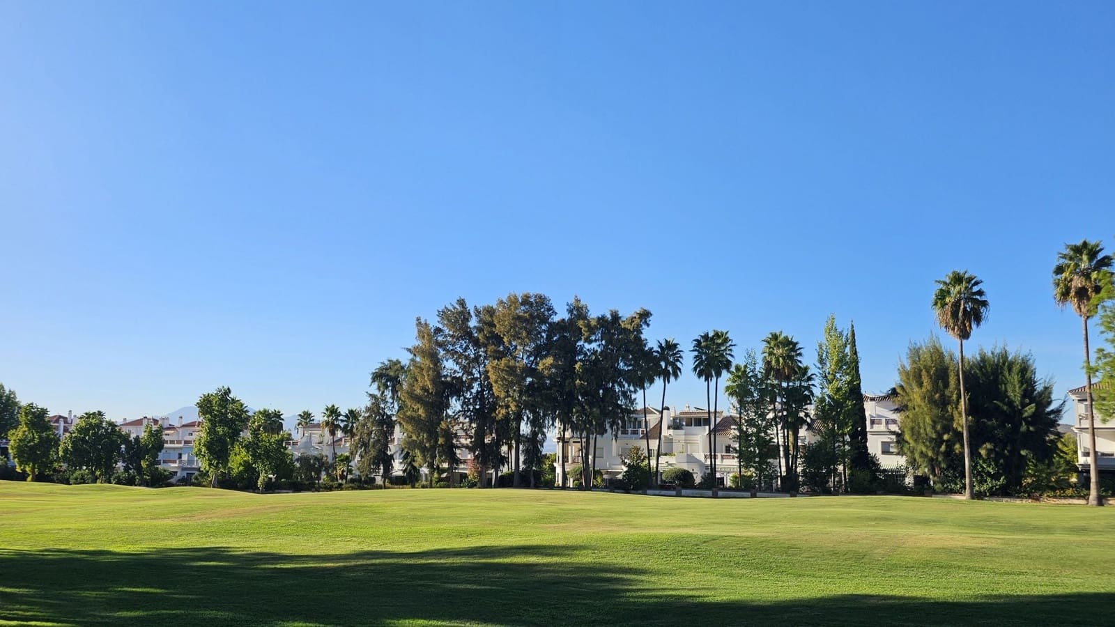 2 bedroom Townhouse for sale in Alhaurin de la Torre with pool garage - € 460,000 (Ref: 10130590)