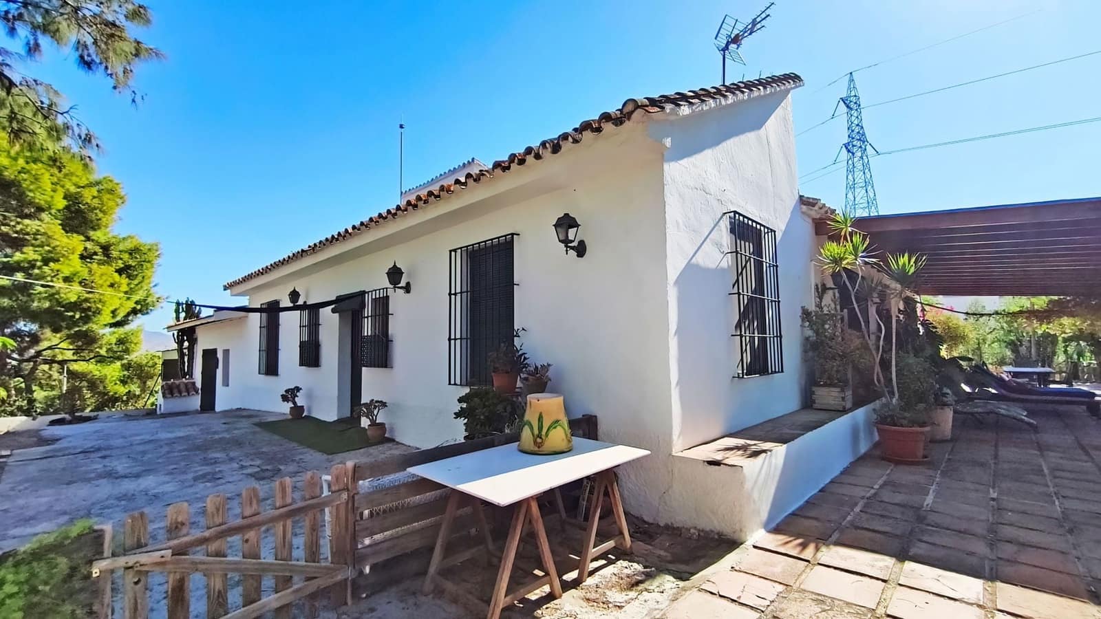 Finca/Landehus til salg i Malaga by med swimmingpool garage - € 1.100.000 (Ref: 10165656)