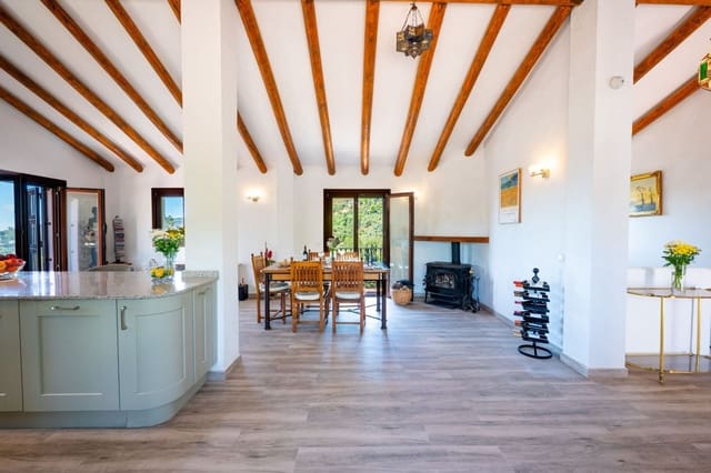 4 soveværelse Finca/Landehus til salg i Casares Pueblo, Casares med swimmingpool garage - € 1.100.000 (Ref: 10168022)