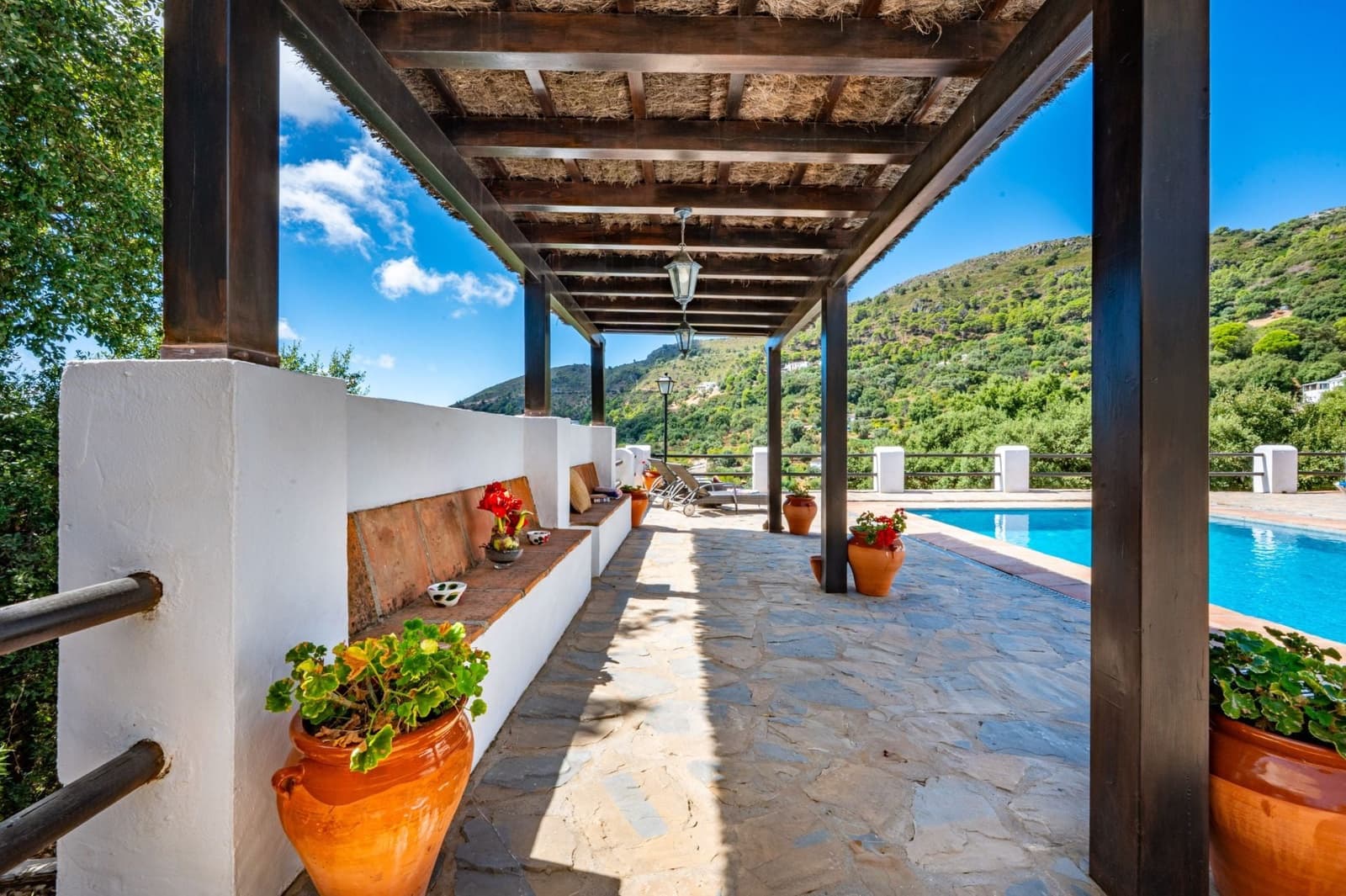 4 soveværelse Finca/Landehus til salg i Casares med swimmingpool garage - € 1.100.000 (Ref: 10168022)