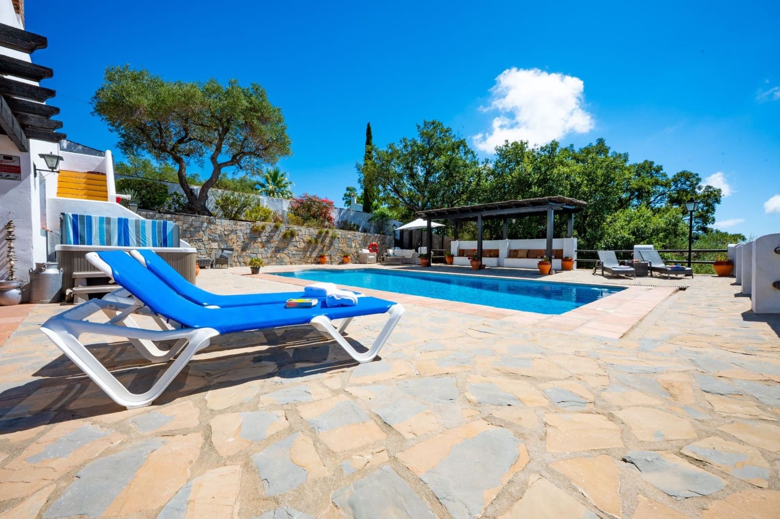 4 soveværelse Finca/Landehus til salg i Casares med swimmingpool garage - € 1.100.000 (Ref: 10168022)
