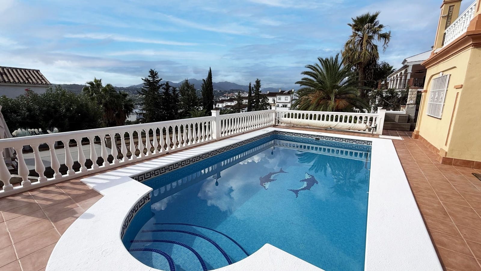 5 bedroom Villa for sale in Coin with pool - € 699,000 (Ref: 10169106)