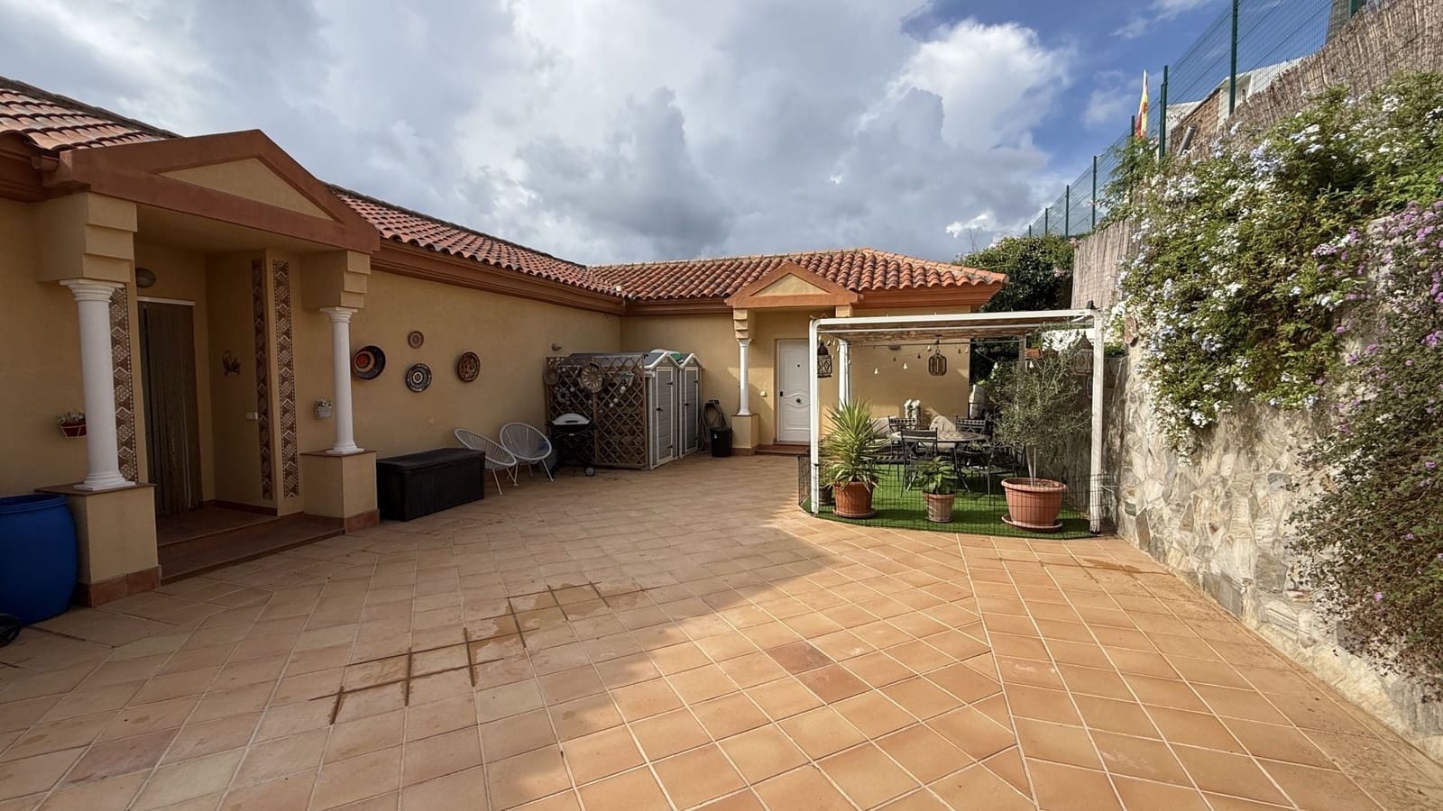 5 bedroom Villa for sale in Coin with pool - € 699,000 (Ref: 10169106)