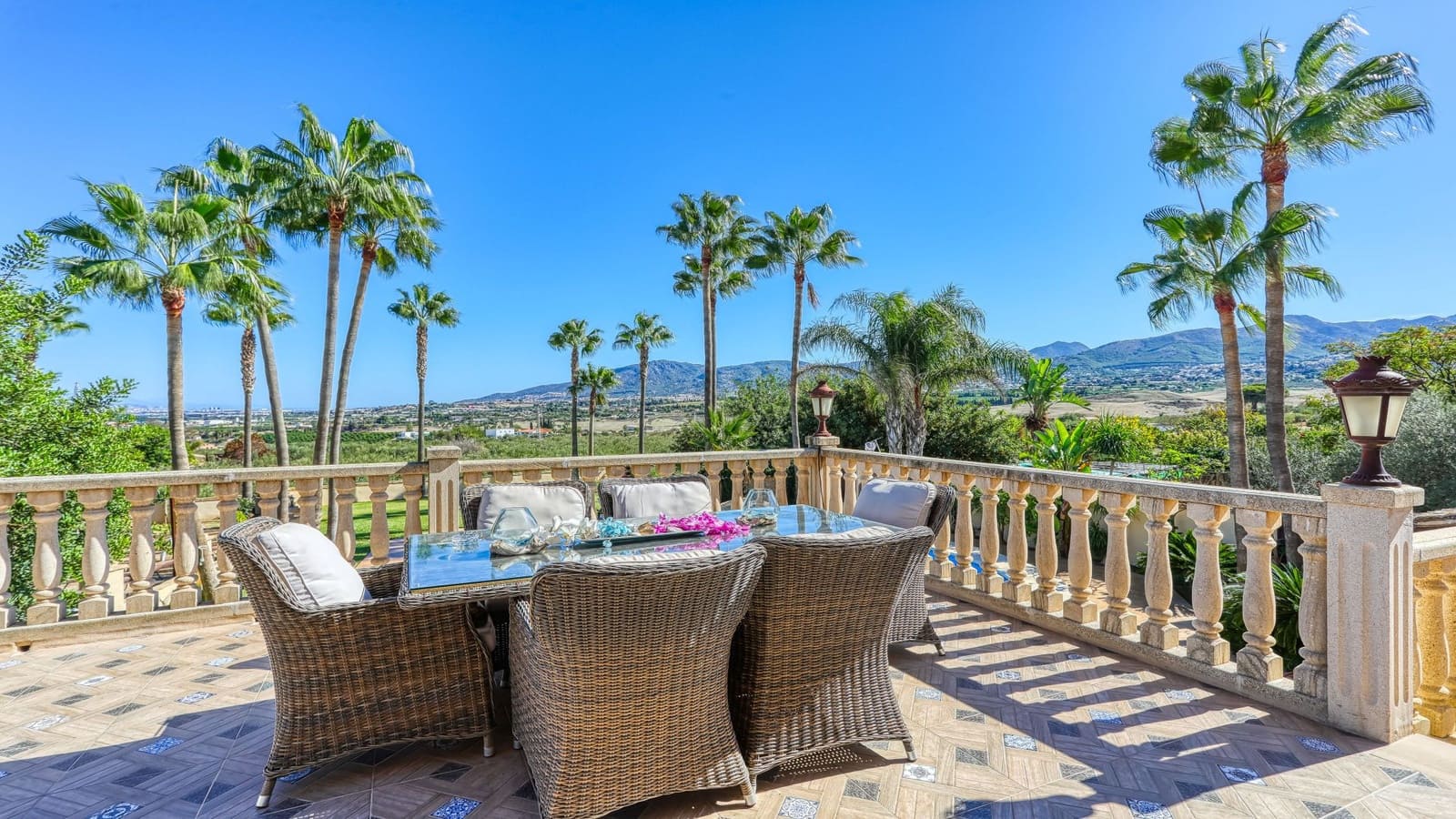 8 soveværelse Finca/Landehus til salg i Alhaurin de la Torre med swimmingpool - € 1.900.000 (Ref: 3452788)