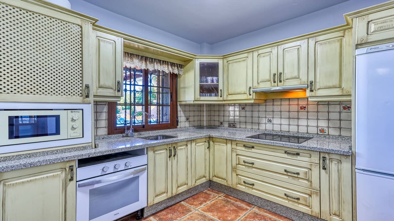 8 soveværelse Finca/Landehus til salg i Alhaurin de la Torre med swimmingpool - € 1.900.000 (Ref: 3452788)