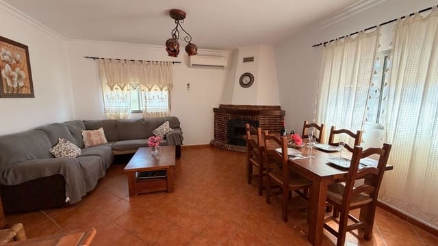 3 chambre Finca/Maison de Campagne à vendre à Almogía avec piscine - 259 000 € (Ref: 3596063)