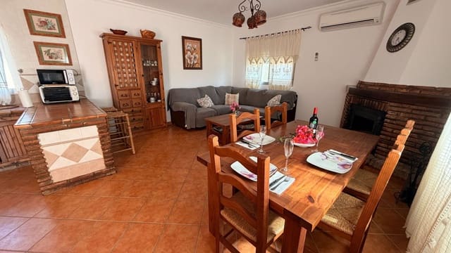 3 chambre Finca/Maison de Campagne à vendre à Almogía avec piscine - 259 000 € (Ref: 3596063)