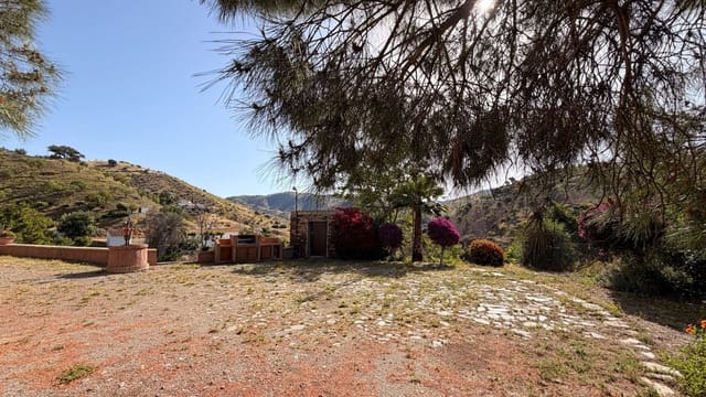3 chambre Finca/Maison de Campagne à vendre à Almogía avec piscine - 259 000 € (Ref: 3596063)