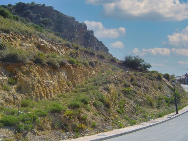 Grunde uden byggetilladelser til salg i Coín - € 125.000 (Ref: 3740142)