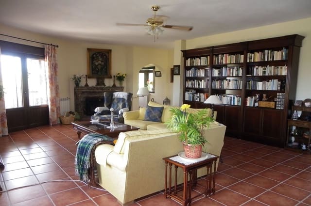 4 slaapkamer Finca/Landhuis te koop in Cártama met zwembad - € 895.000 (Ref: 673824)