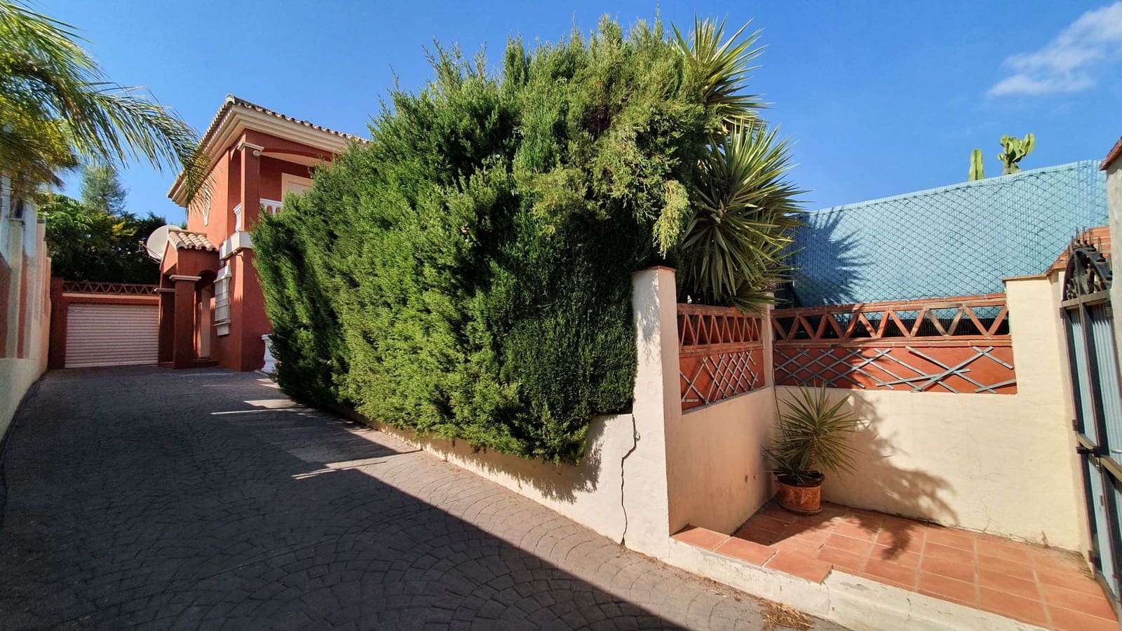 4 bedroom Villa for rent in Coin with pool - € 2,200 (Ref: 6960664)