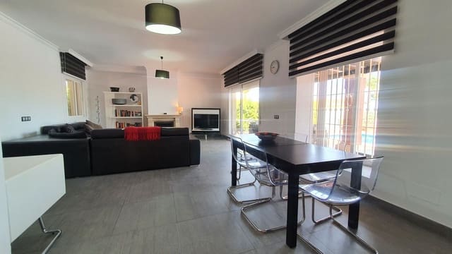 4 bedroom Villa for rent in Coín with pool - € 2,200 (Ref: 6960664)