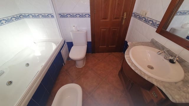 2 bedroom Penthouse for rent in Alhaurín el Grande - € 900 (Ref: 7424736)