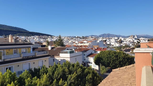 2 bedroom Penthouse for rent in Alhaurín el Grande - € 900 (Ref: 7424736)