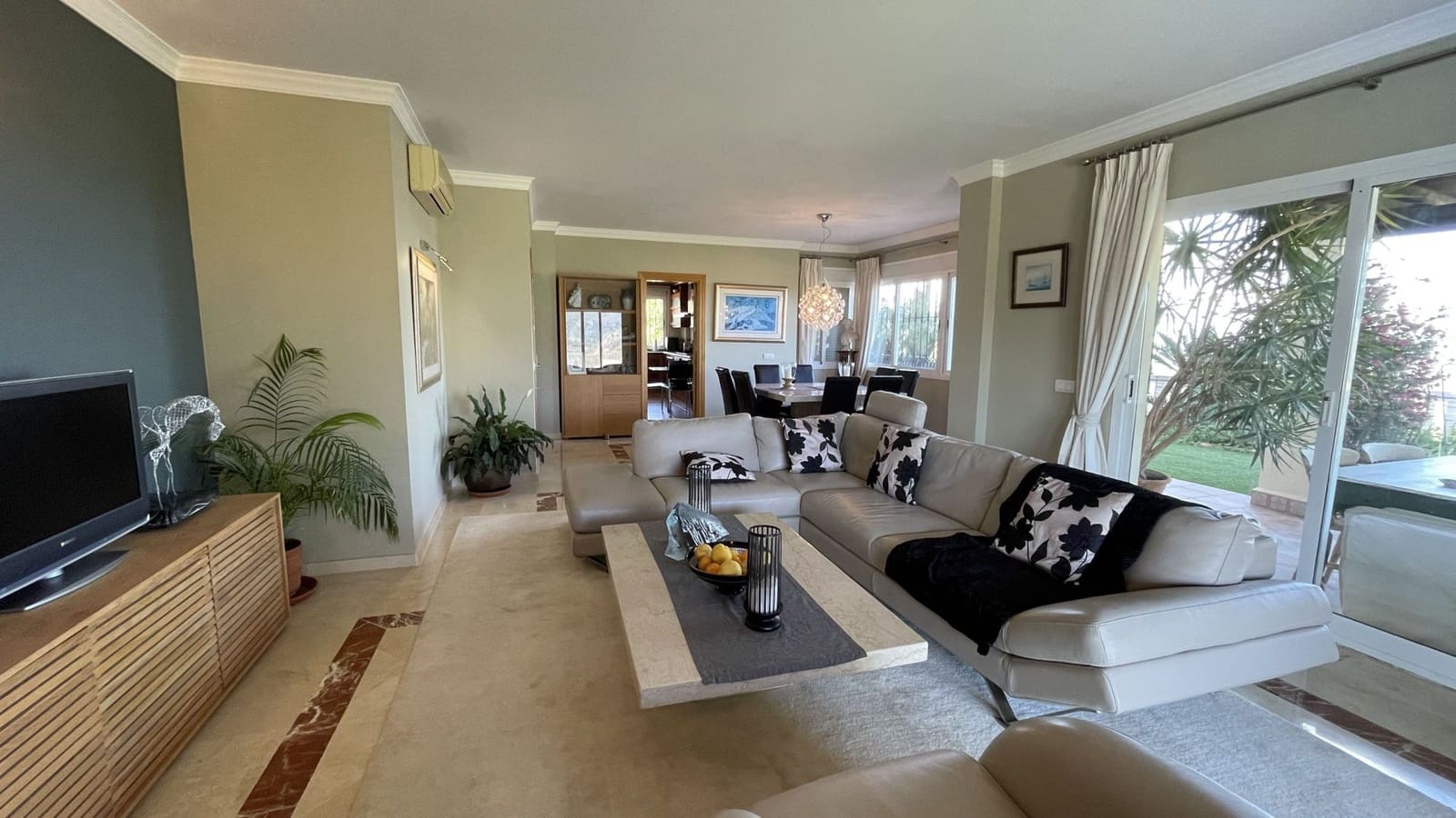 8 soveværelse Finca/Landehus til salg i Monda med swimmingpool - € 875.000 (Ref: 7597133)