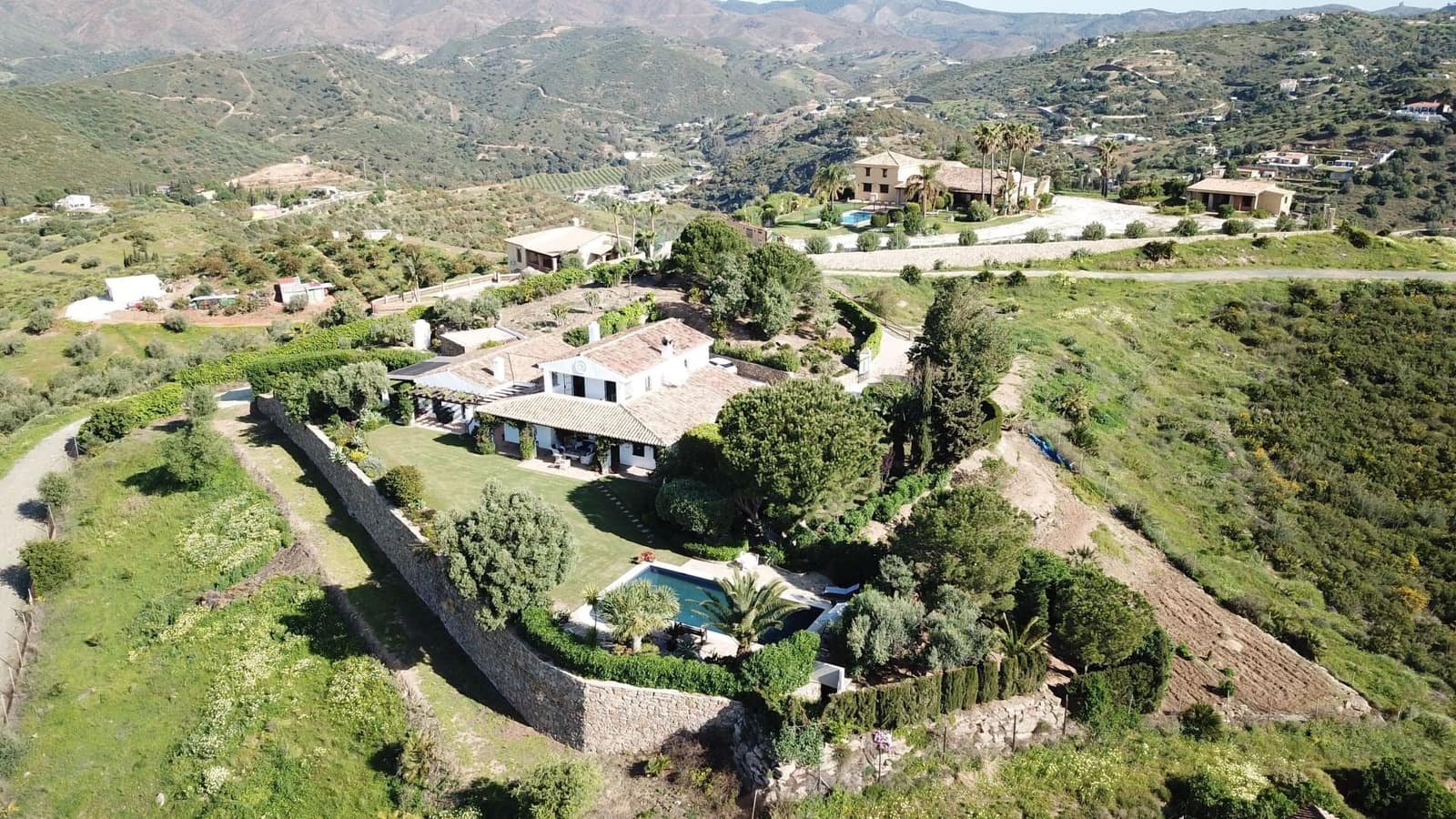 4 soveværelse Finca/Landehus til salg i La Cala de Mijas med swimmingpool - € 1.650.000 (Ref: 8130854)