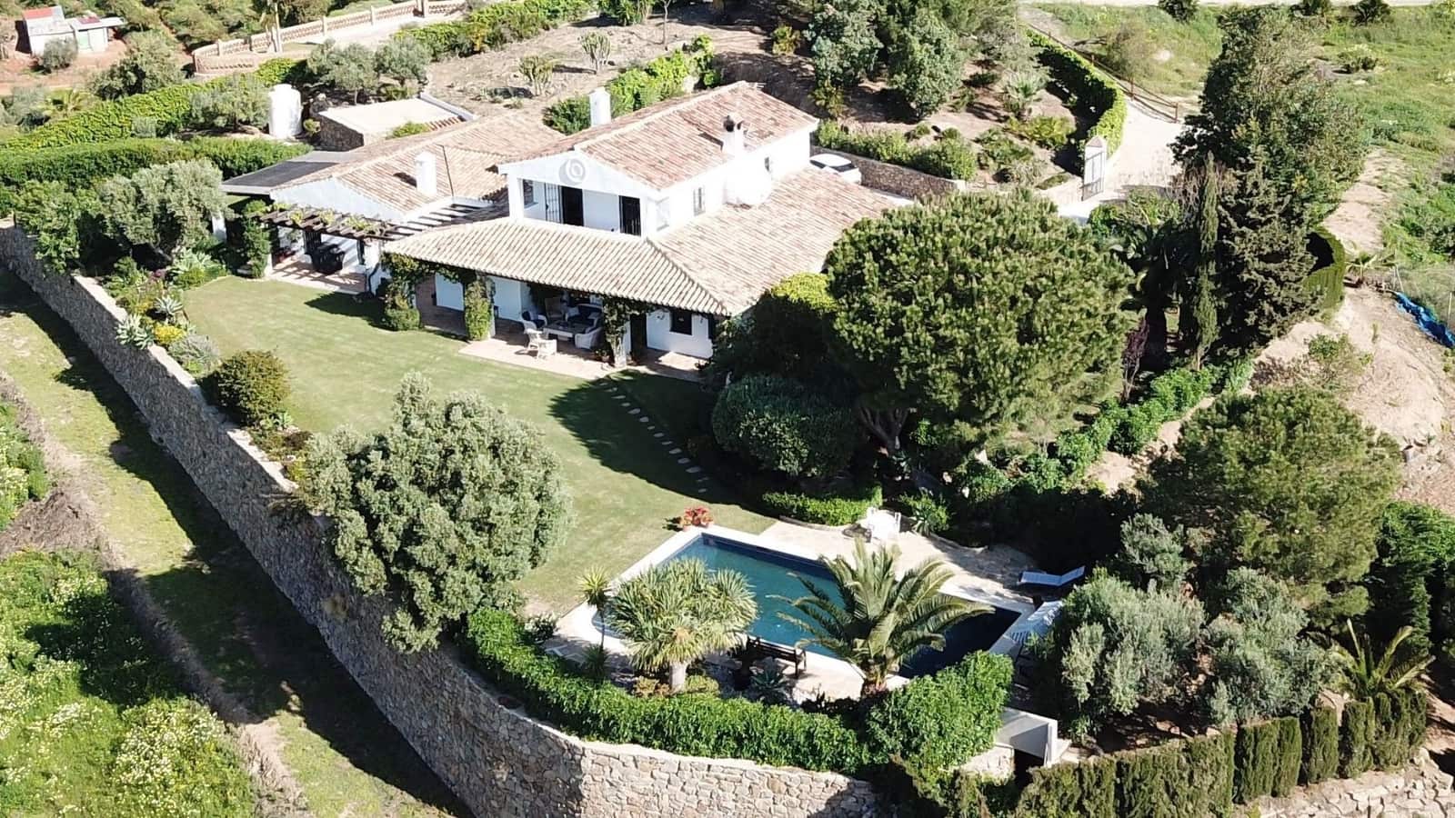4 soveværelse Finca/Landehus til salg i La Cala de Mijas med swimmingpool - € 1.650.000 (Ref: 8130854)