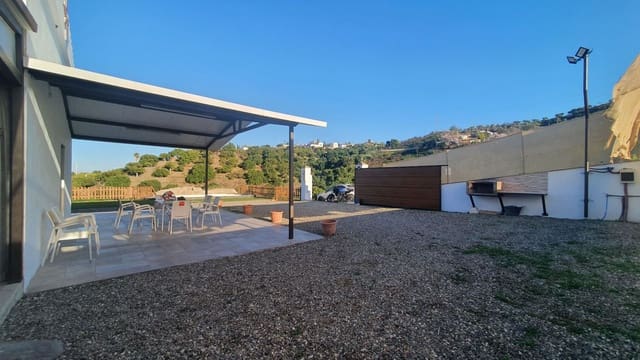 3 slaapkamer Finca/Landhuis te koop in Coín met zwembad - € 285.000 (Ref: 8165041)