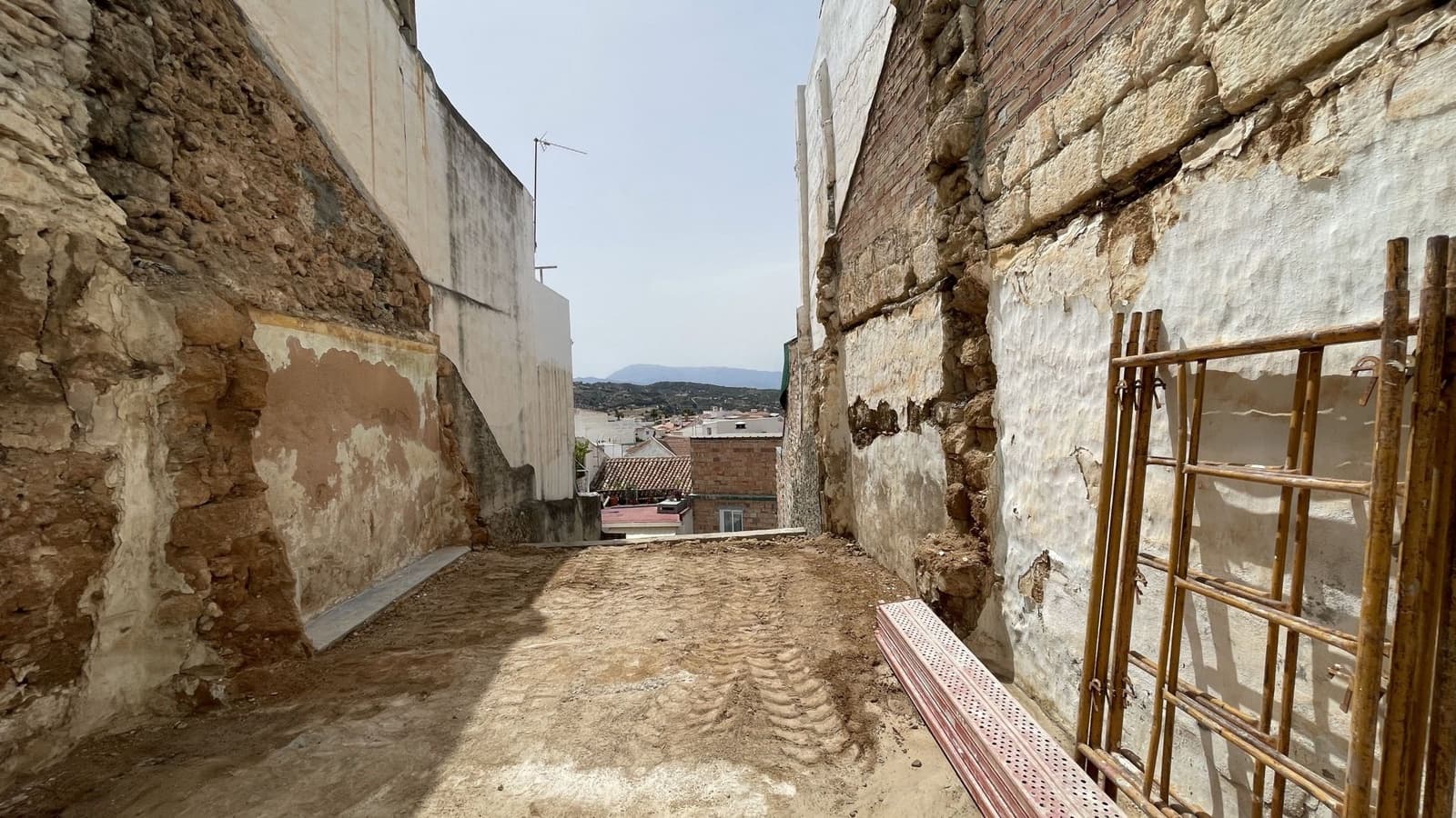 Mark till salu i Alhaurin el Grande - 49 000 € (Ref: 8429918)