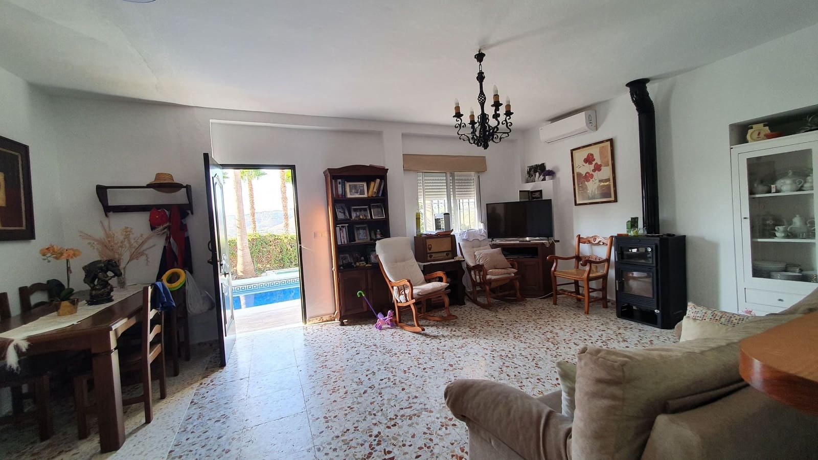 2 bedroom Finca/Country House for rent in Coin with pool - € 1,200 (Ref: 8461076)