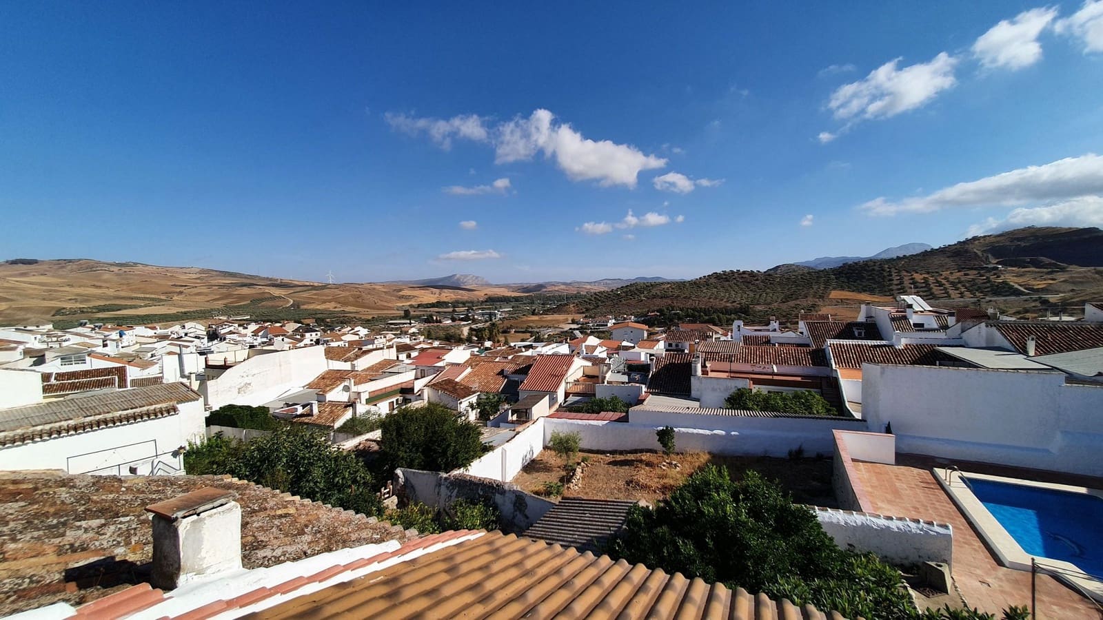 4 soveværelse Byhus til salg i Ardales med swimmingpool - € 420.000 (Ref: 8528534)