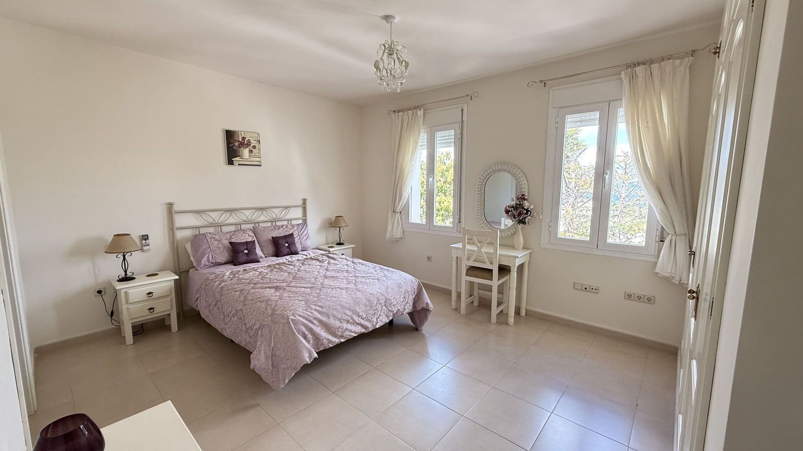 4 makuuhuone Huvila myytävänä paikassa Alhaurin el Grande mukana uima-altaan - 750 000 € (Ref: 8737195)