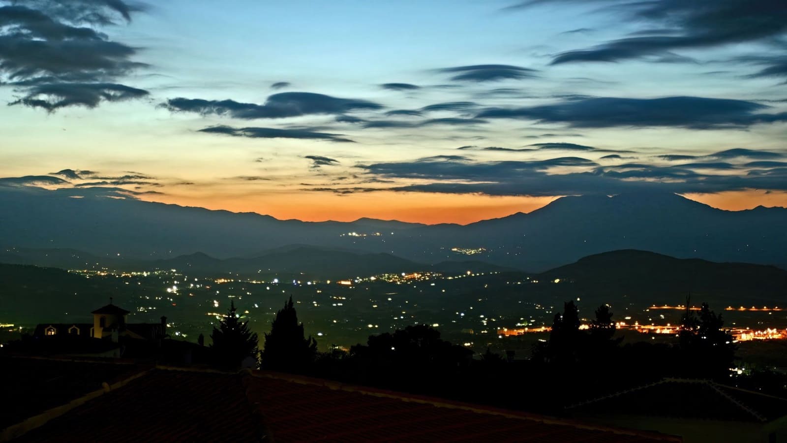 4 makuuhuone Huvila myytävänä paikassa Alhaurin el Grande mukana uima-altaan - 750 000 € (Ref: 8737195)