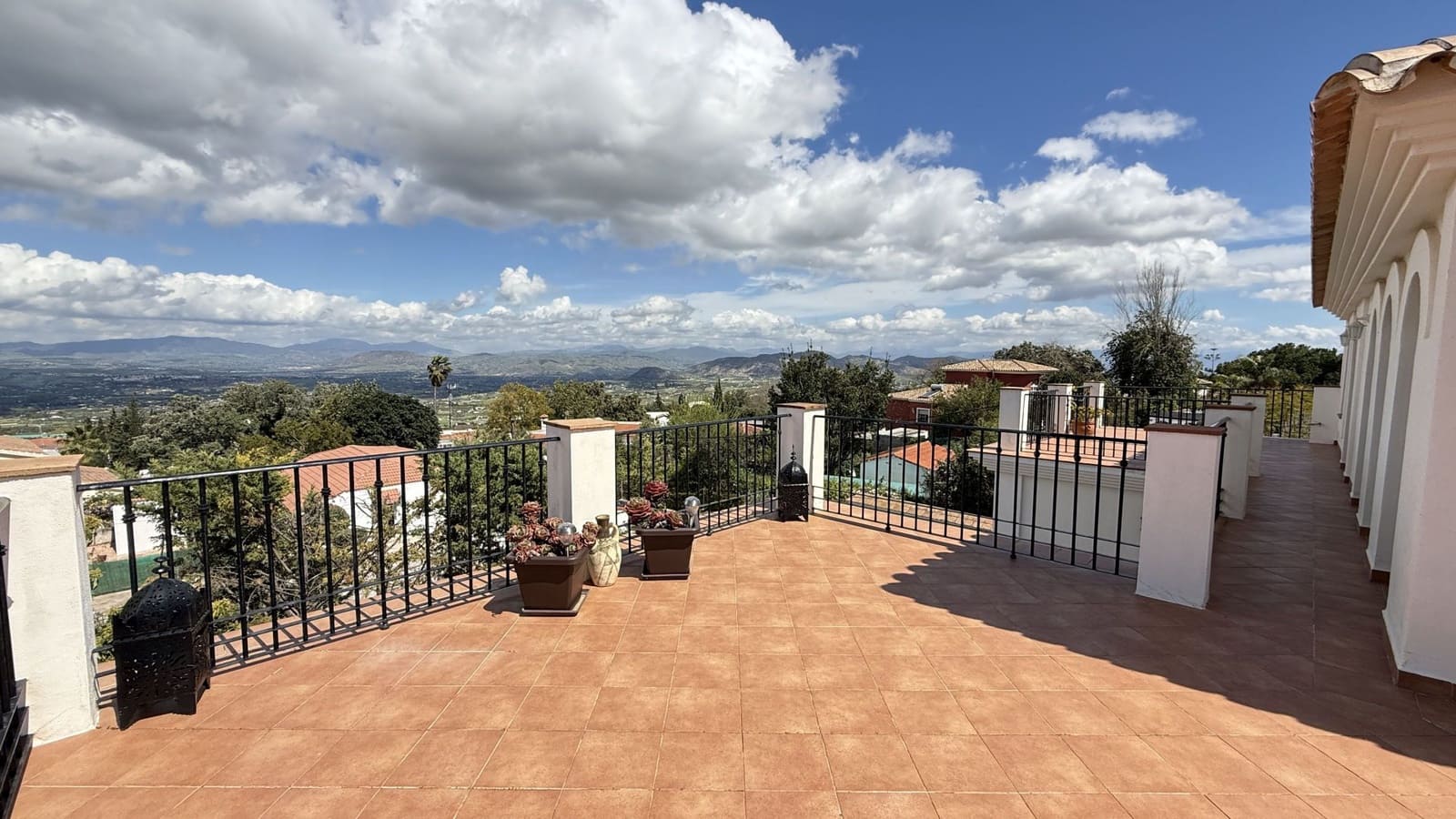 4 makuuhuone Huvila myytävänä paikassa Alhaurin el Grande mukana uima-altaan - 750 000 € (Ref: 8737195)