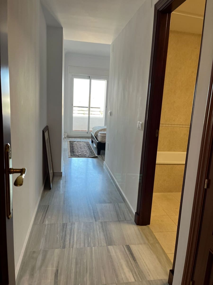 2 bedroom Apartment for rent in Alhaurin Golf with pool garage - € 1,200 (Ref: 8917295)